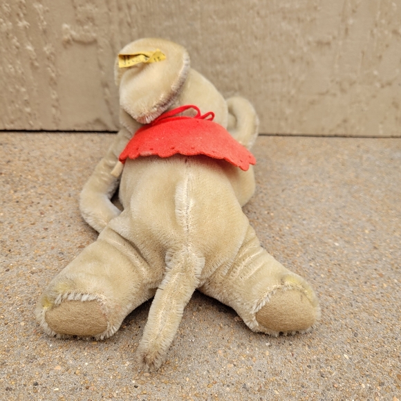 Vintage Steiff  Baby Elephant Sleeping Red Felt Cape Ear Tag 6" 5537/17 - Picture 4 of 9